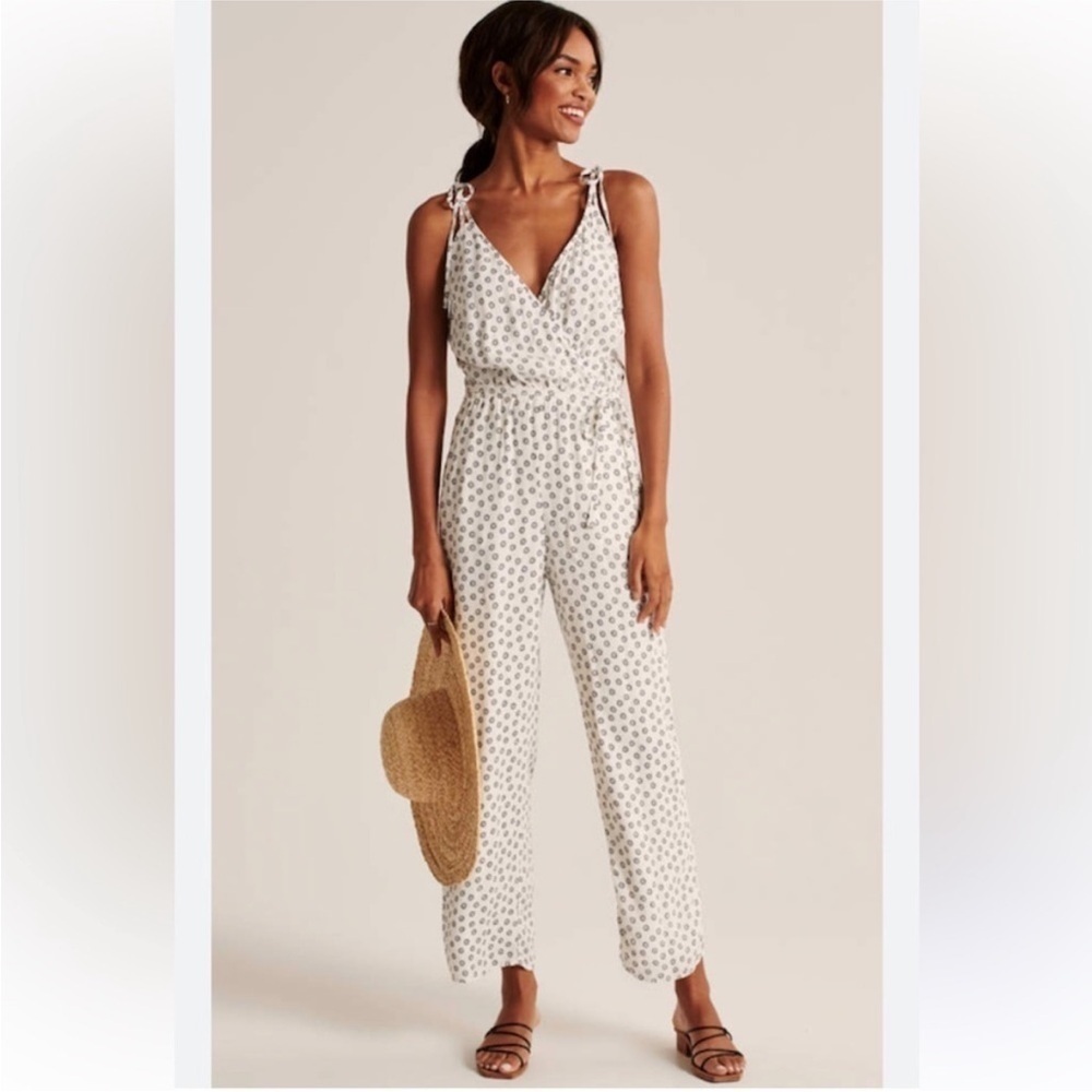 Abercrombie & Fitch White and Black Patterned Floral Dots Tie Front Jumpsuit S